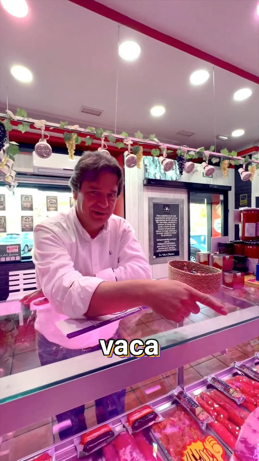 El alcalde de Fuenlabrada visita La Vaca Pirata
